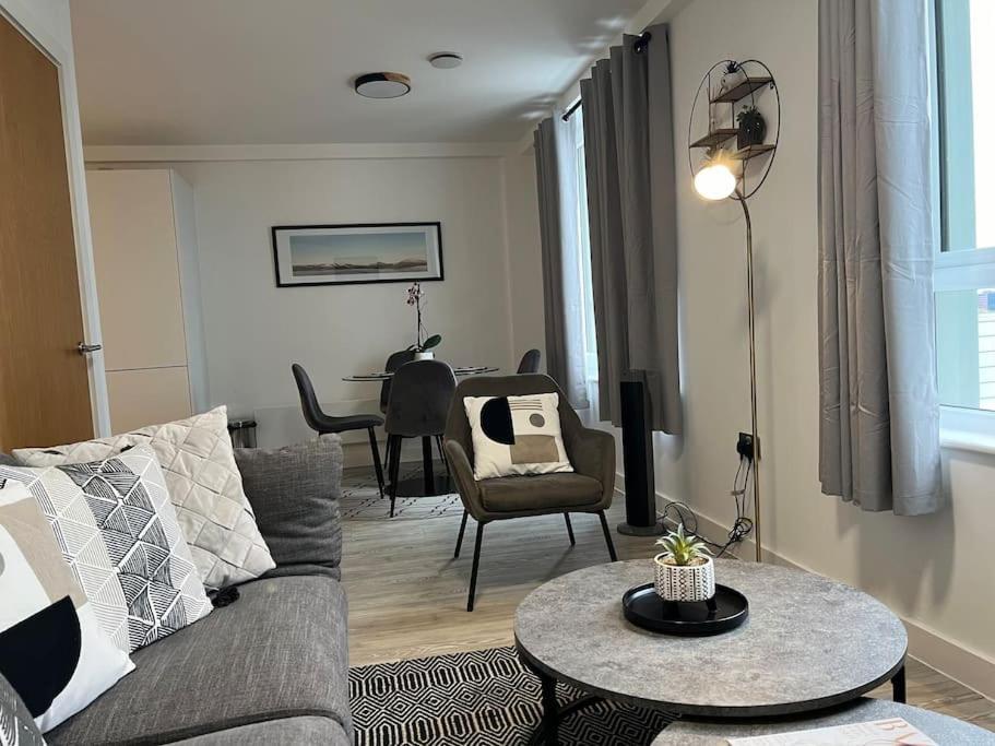 Prime Suite 2 Bedroom Apartment With Rooftop Terrace Manchester Extérieur photo